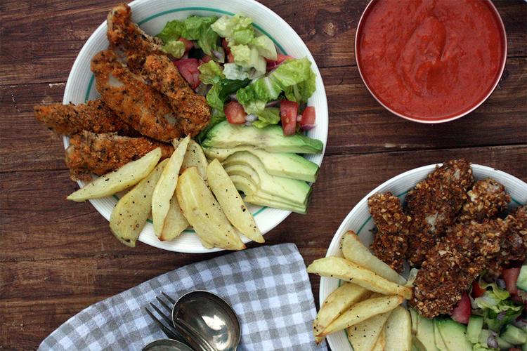 A Quick and Easy Recipe for Greek Chicken Bowls with Tzatziki Sauce